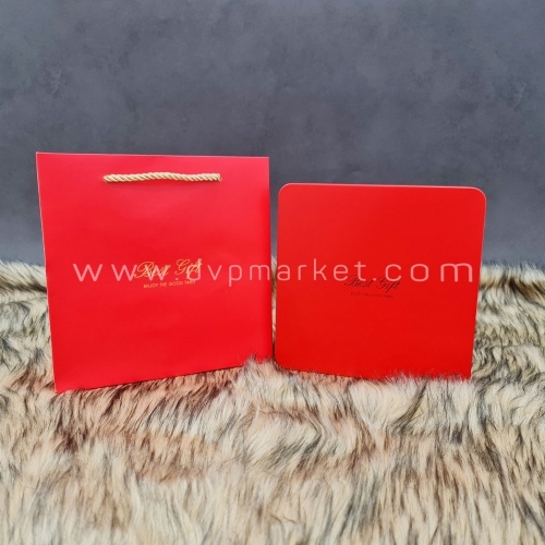 Hộp thiếc đỏ Best Gift 18x18x6 (400g-500g thành phẩm)