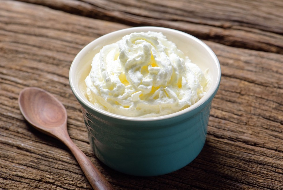 Heavy Cream là loại kem làm từ sữa bò có dạng mềm mịn và hương vị thanh ngọt
