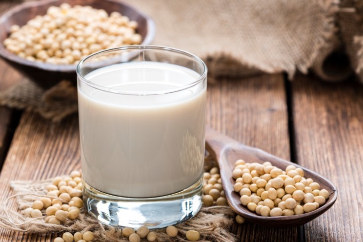 Uống sữa đậu nành mỗi bữa sáng sẽ cung cấp nhiều năng lượng cho các hoạt động hàng ngày