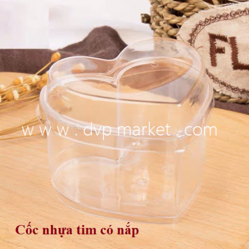 Cốc nhựa tim có nắp