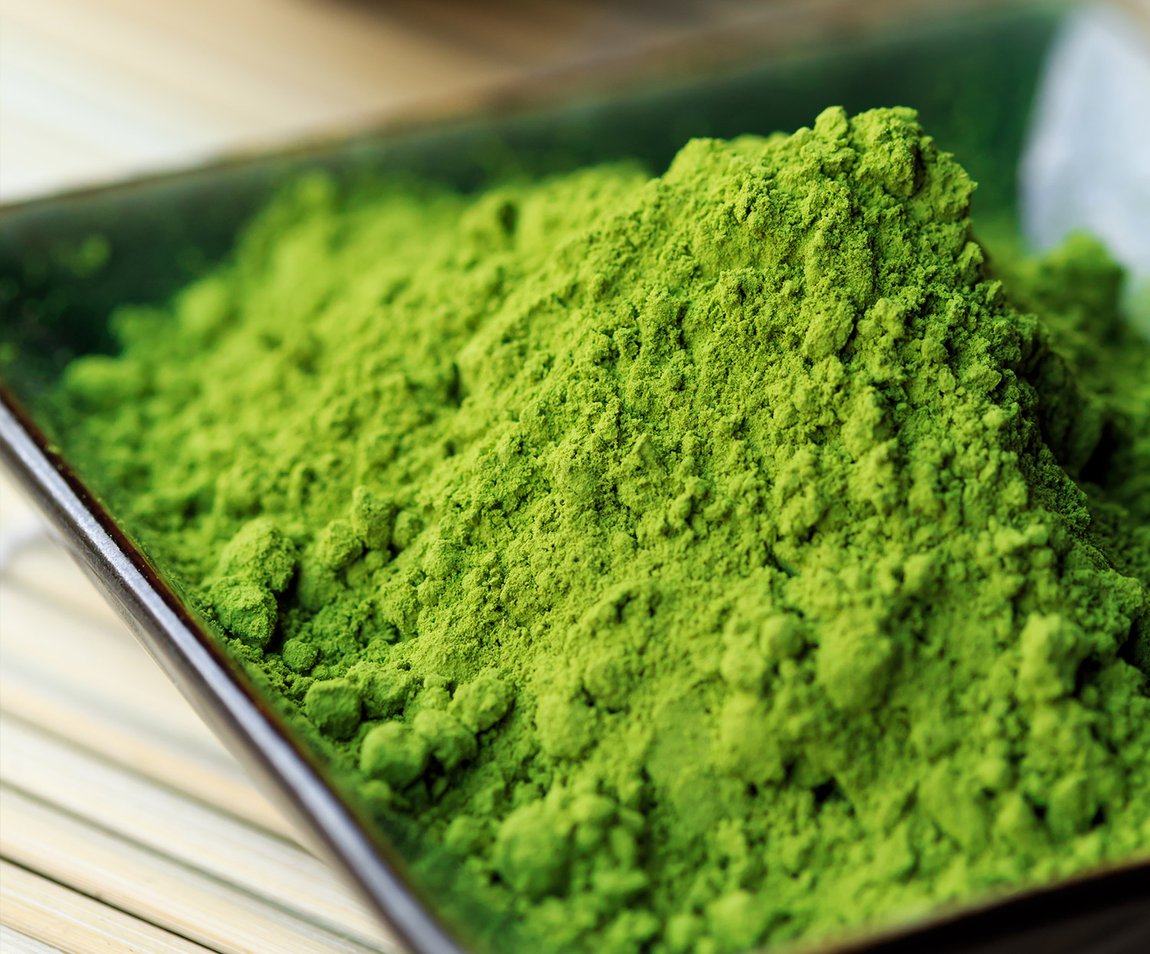 Bột matcha màu xanh tươi, nhuyễn mịn 