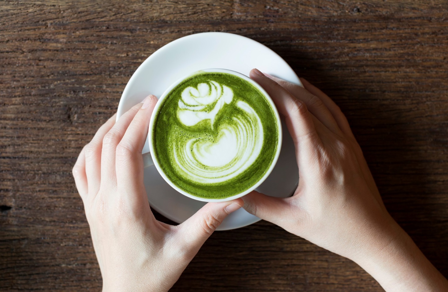 Matcha Latte là thức uống thơm vị trà xanh và mùi hương nồng nàn của sữa