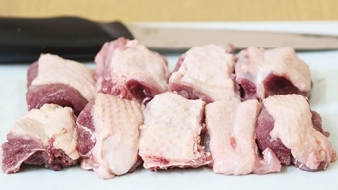 Vịt sau khi sơ chế sạch 