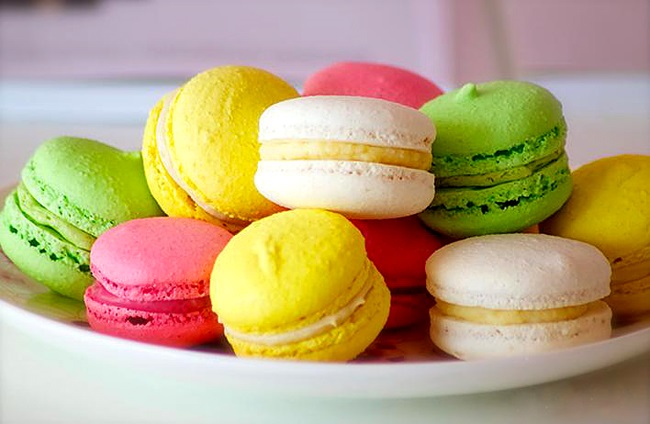 Bánh macaron giòn tan