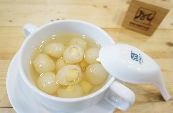 Chè hạt sen bọc nhãn lồng