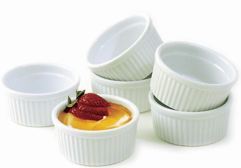 Khuôn ramekin giúp làm bánh flan