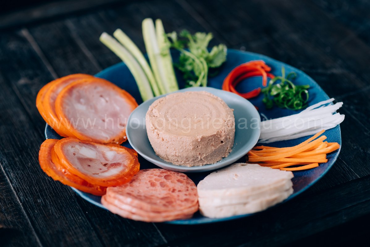 Nguyên liệu ăn kèm bánh mì pate